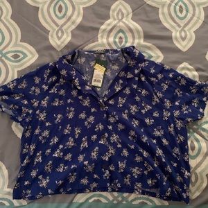 NWT : wild fable button up crop top